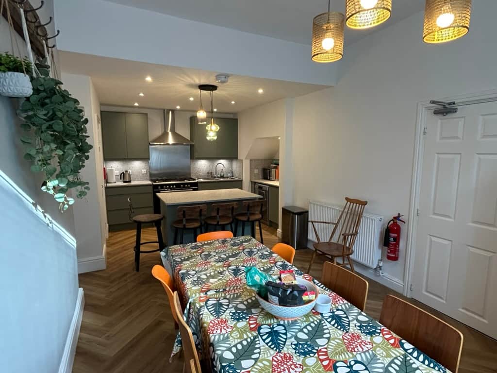 Kitchen breakfast room