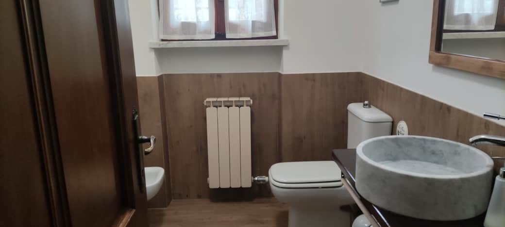 Salle de bain 1 avec douche