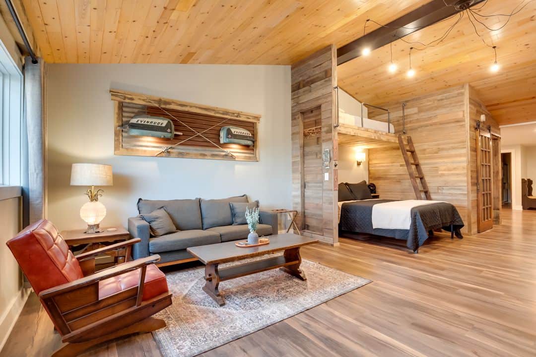 Tomahawk Vacation Rental 735 sq ft Accomodates 5 people