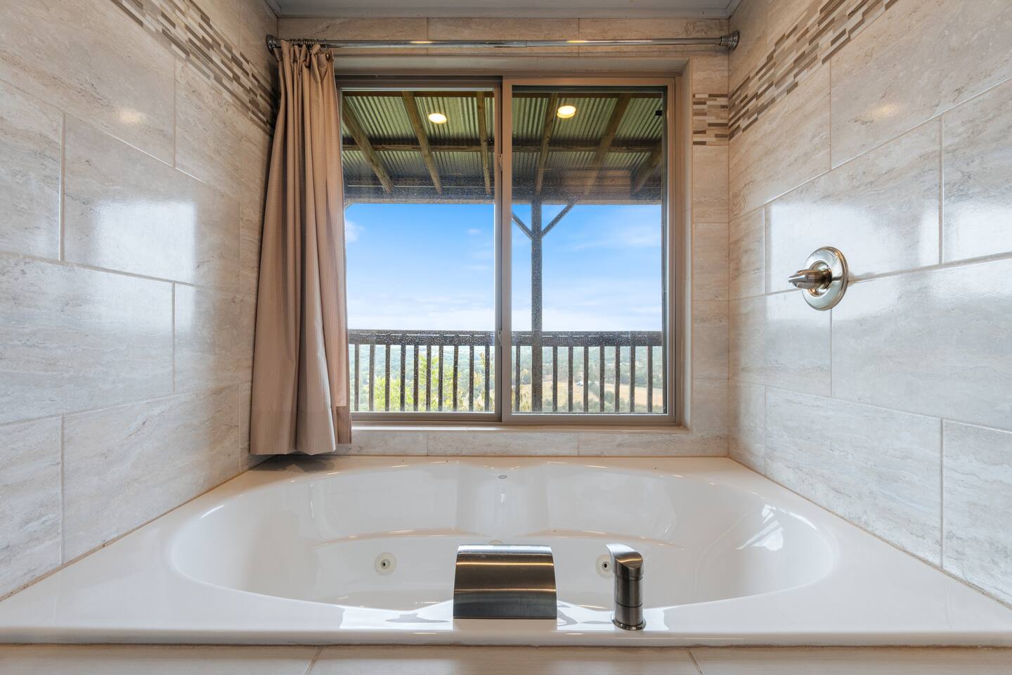 Luxury King Suite, River Views