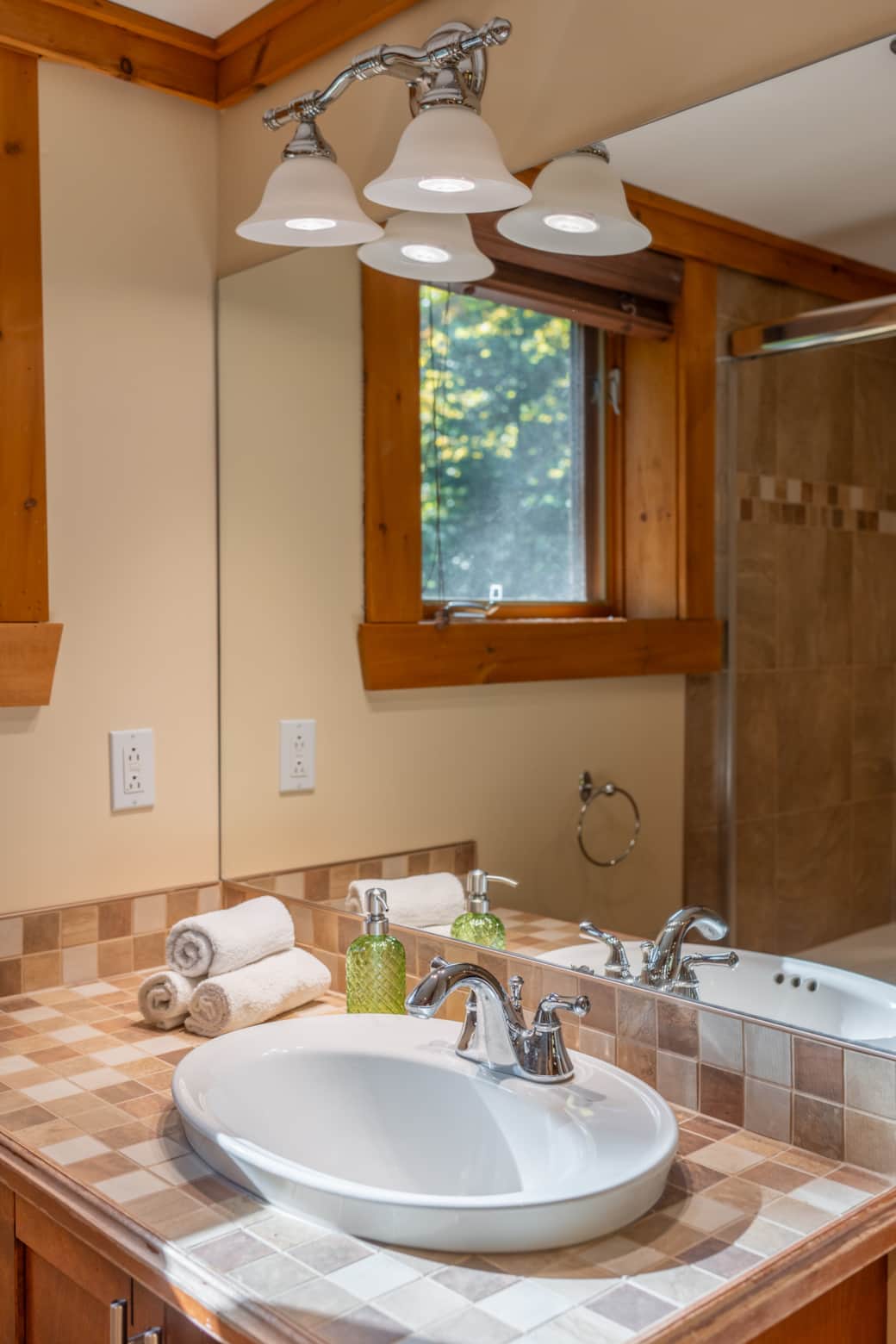 Bathroom - Main Floor