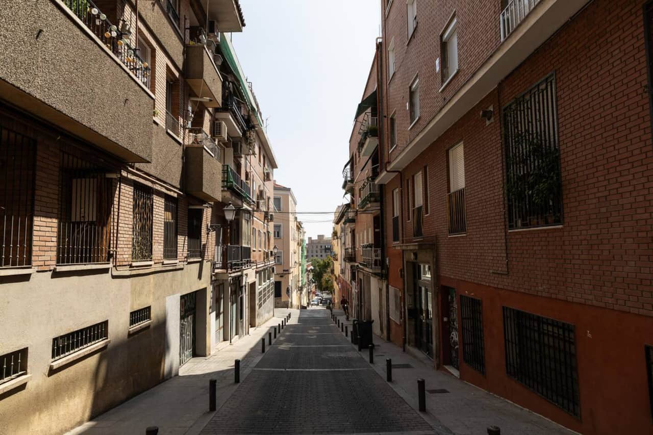 Calle del barrio, tranquila y bien comunicada