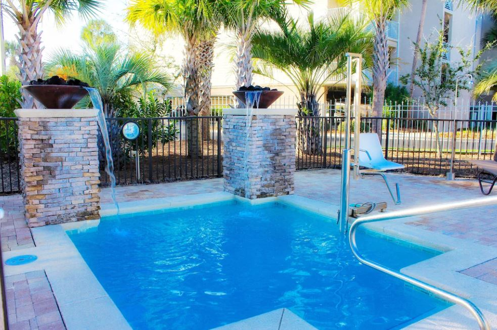 Twelve Person Jacuzzi/Hottub