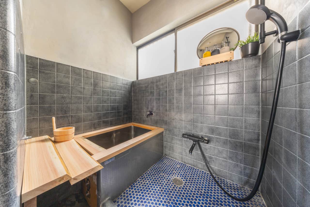 Traditional japanese soaking bath modern ryokan tokyo