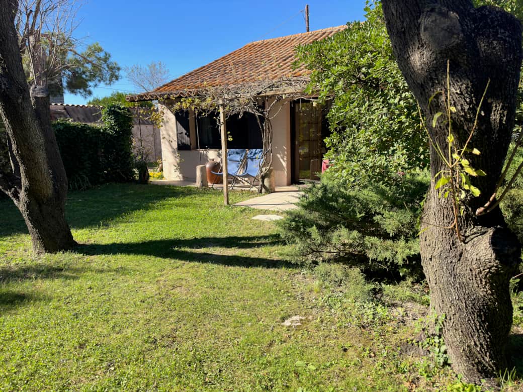 Canoe Kayak, Mas authentique, pierre apparente, vegetations Canoe Kayak, Mas authentique, pierre apparente, vegetations