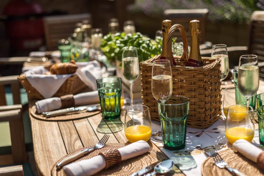 Outside dining , we can help with chef planning and table decor