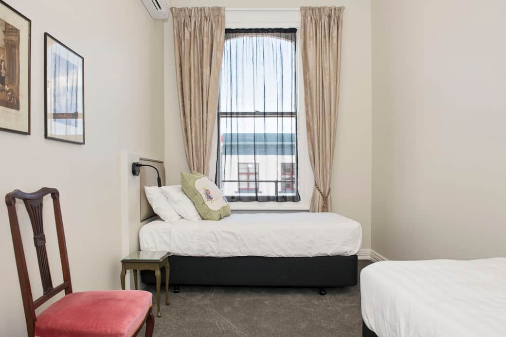 Empire Hotel_ Apart 2 bed 1 2 singles-caroline