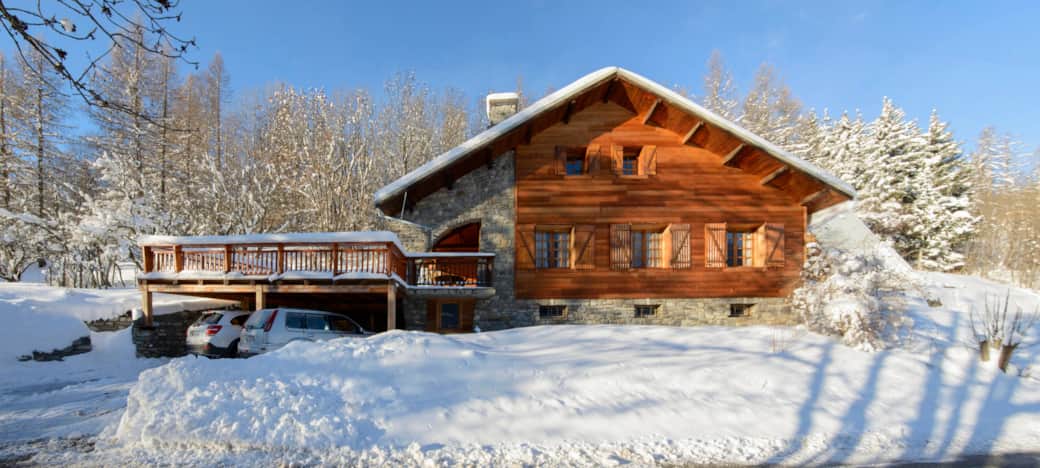Chalet mont milo facade hiver serre chevalier Chalet mont milo facade hiver serre chevalier