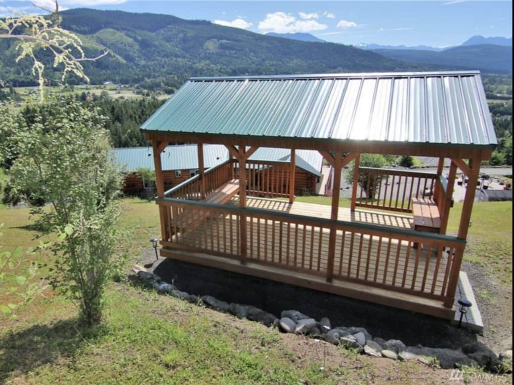 Another great place to end the day or enjoy a picnic lunch Another great place to end the day or enjoy a picnic lunch