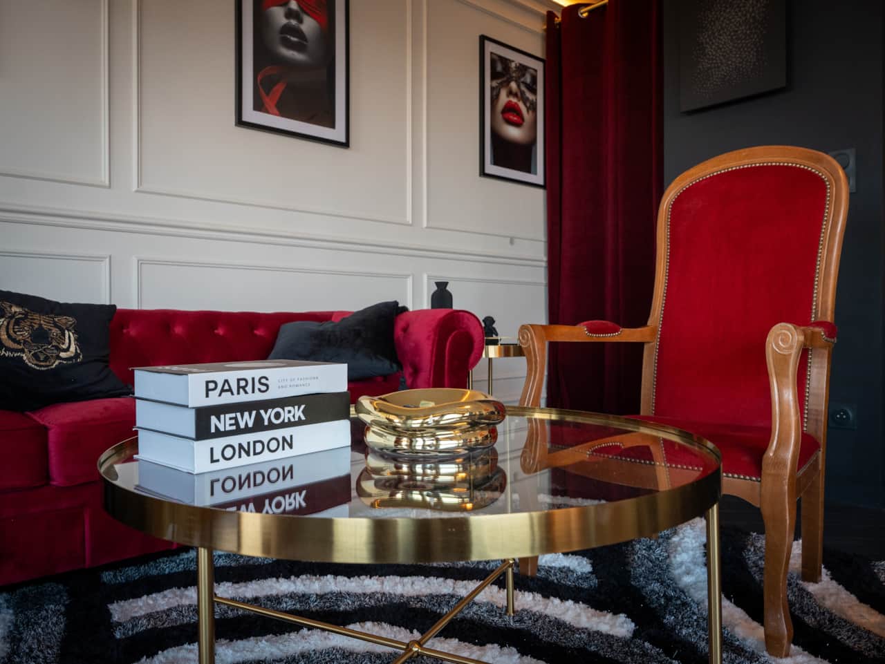 Love horizons room romantic lounge city view night height Rennes centre Voltaire armchairs