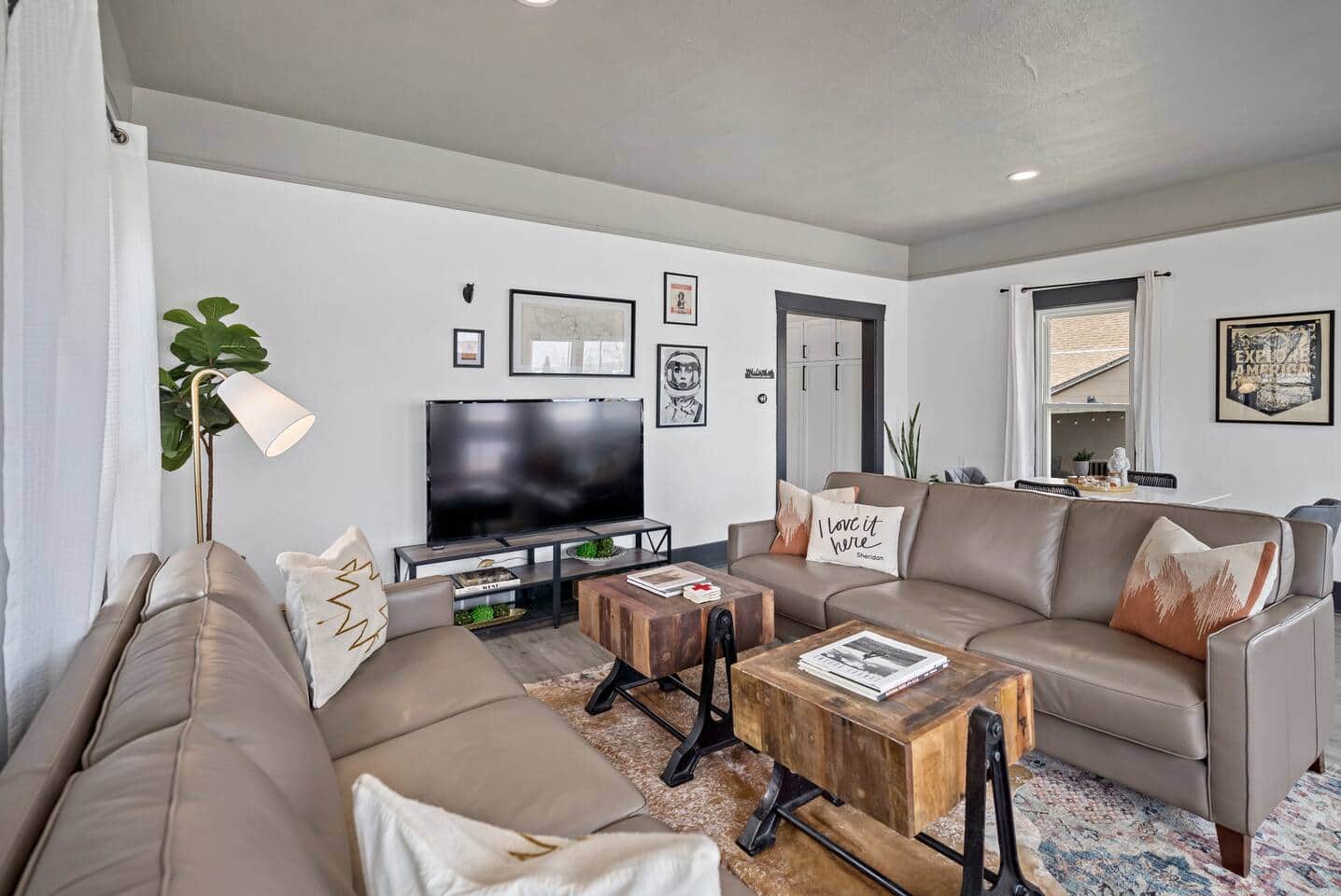 The Stardust Bungalow - Pet Friendly Vacation Rental Sheridan Wyoming