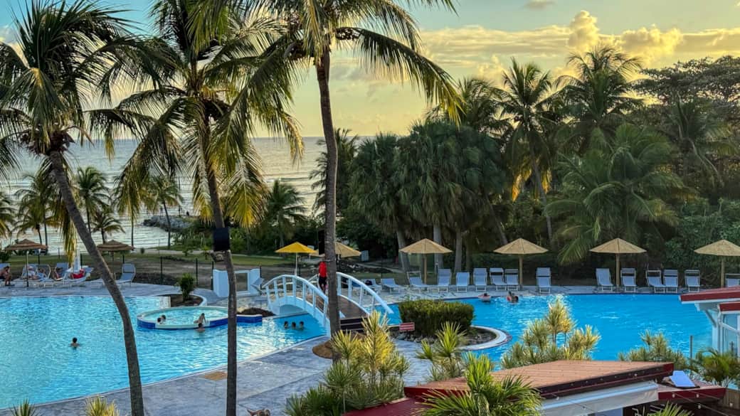 Ti Kaz surf Funky host 2026 - Vue terrasse 3