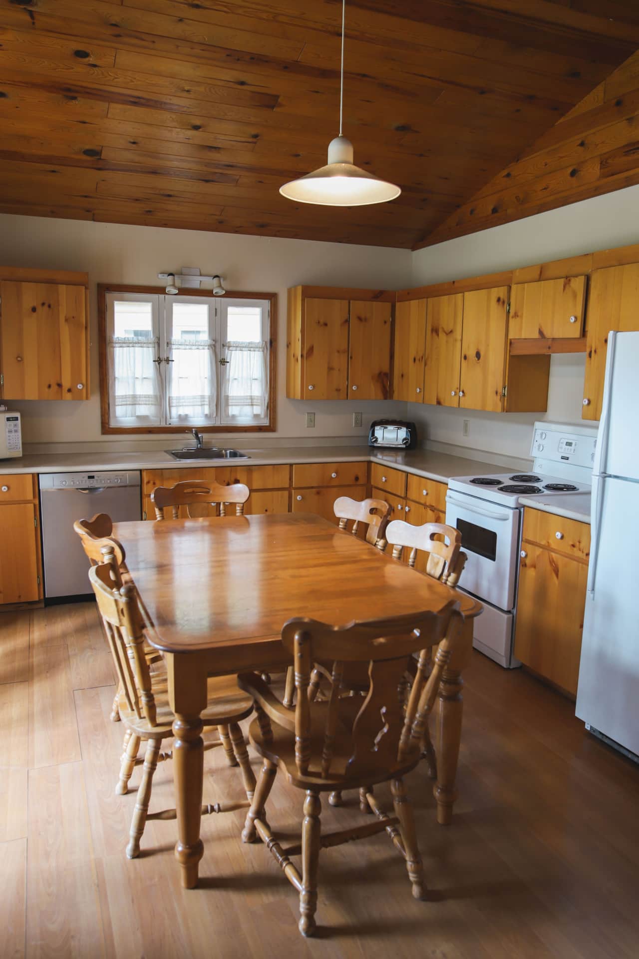 Dining & Kitchen