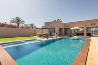 Villa Sanna, élégante avec piscine, jacuzzi & jeux — photo 4