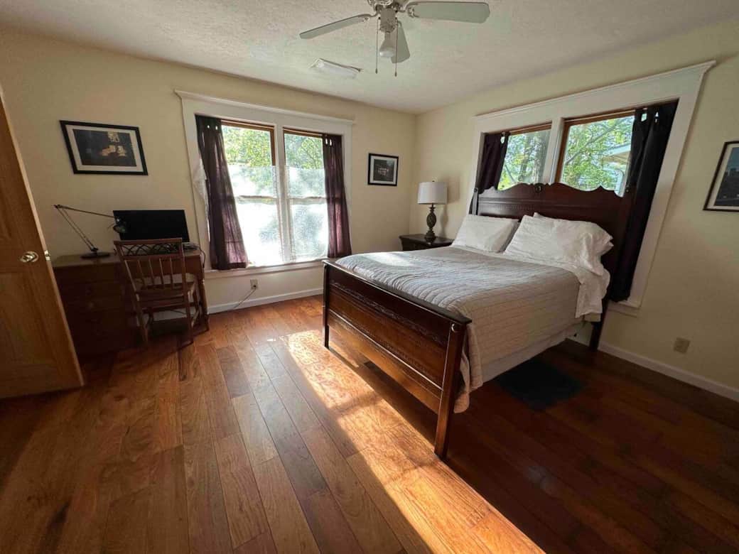 Relaxing bed, home away from home. Relaxing bed, home away from home.