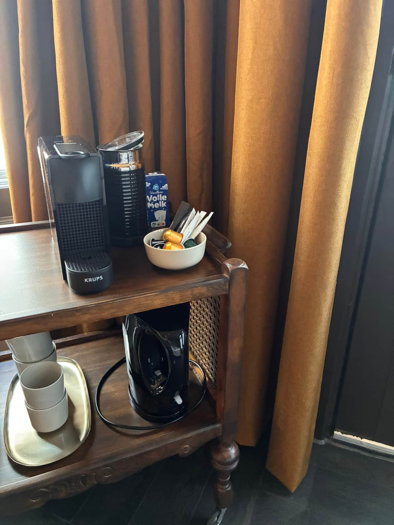 Eleonora Coffee and Tea station with milk frother