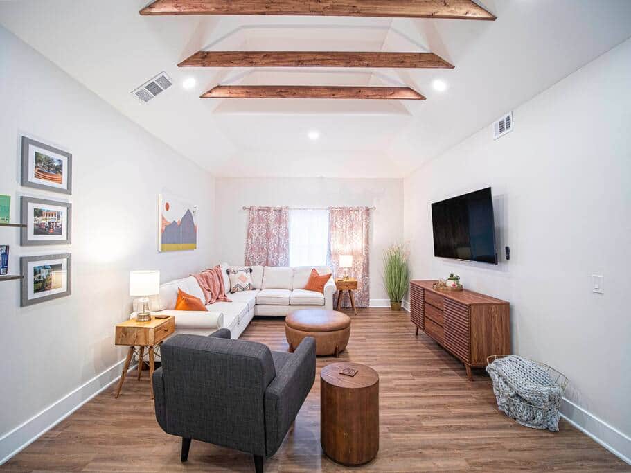 Artistic and Relaxing Living Room