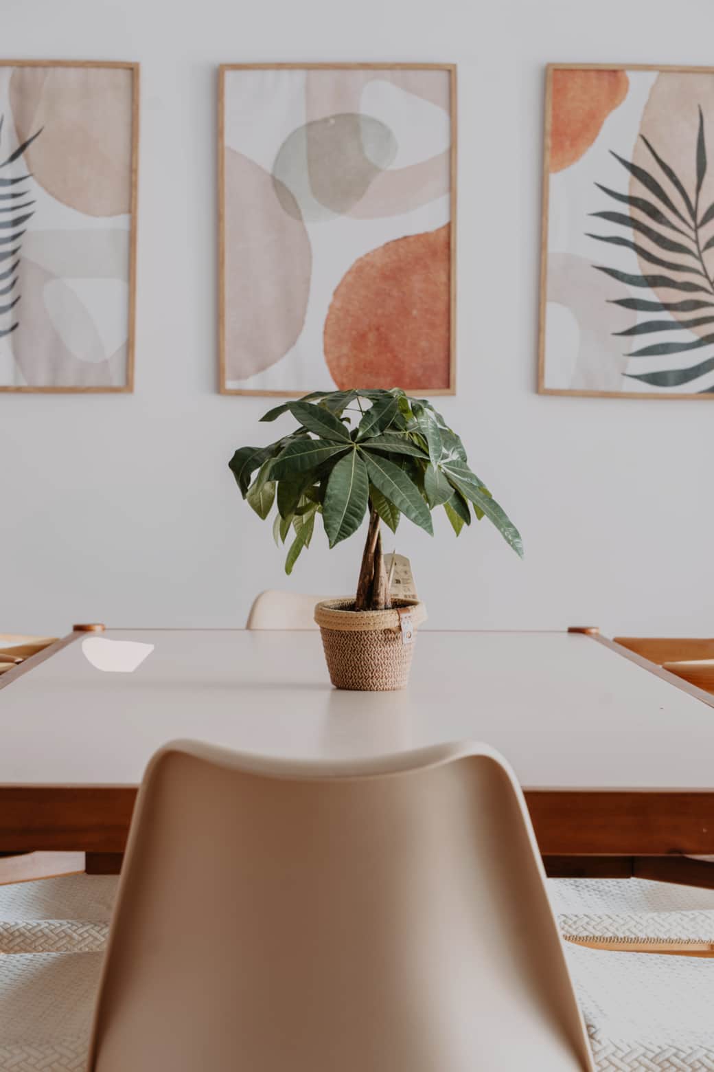 Detalle mesaa comedor casa en el centro de merida Detalle mesaa comedor casa en el centro de merida