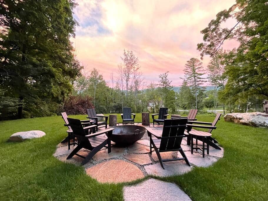 Outdoor fire pit with seating Outdoor fire pit with seating