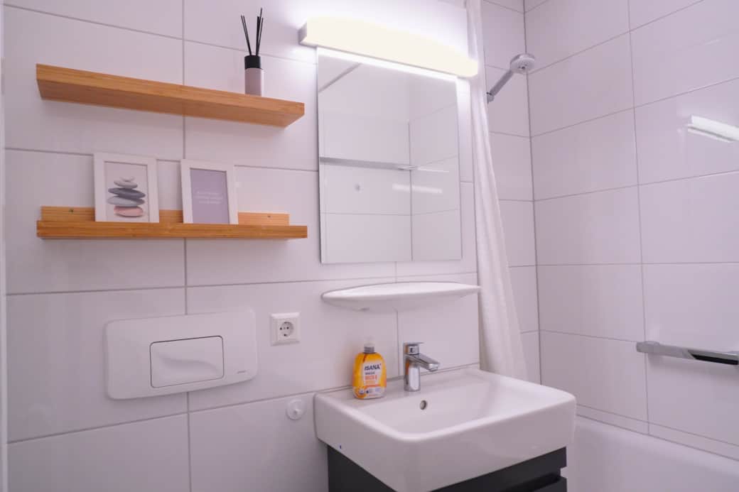 Erstes Badezimmer