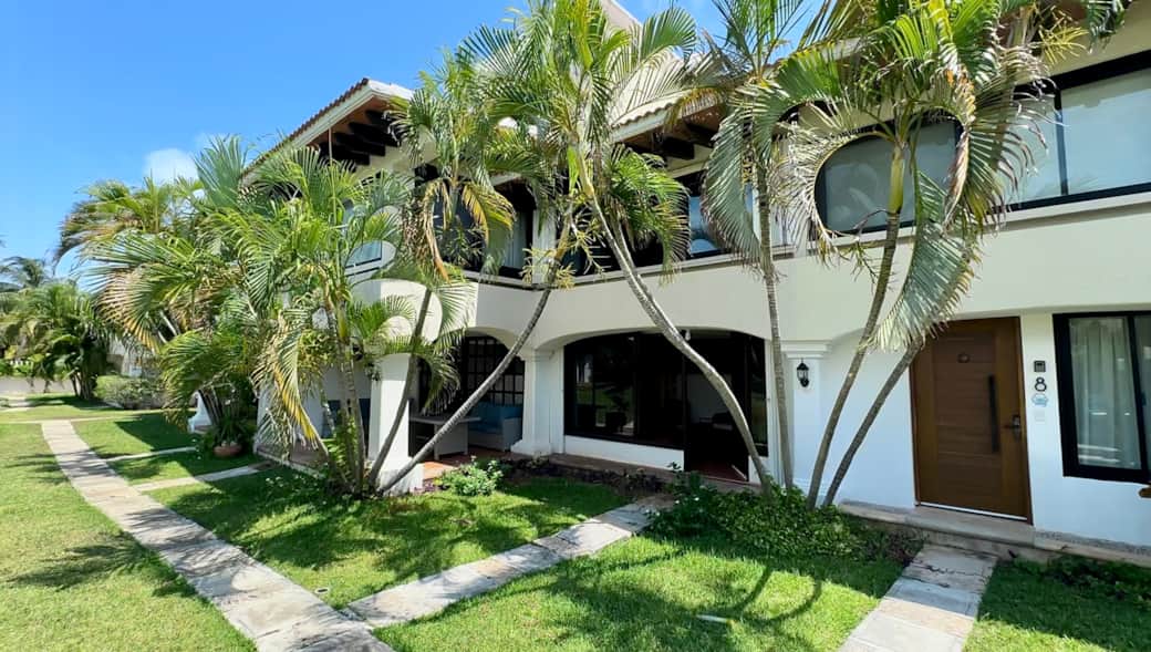 Main entrance of the house with terrace and view and direct access to the pool and palapa