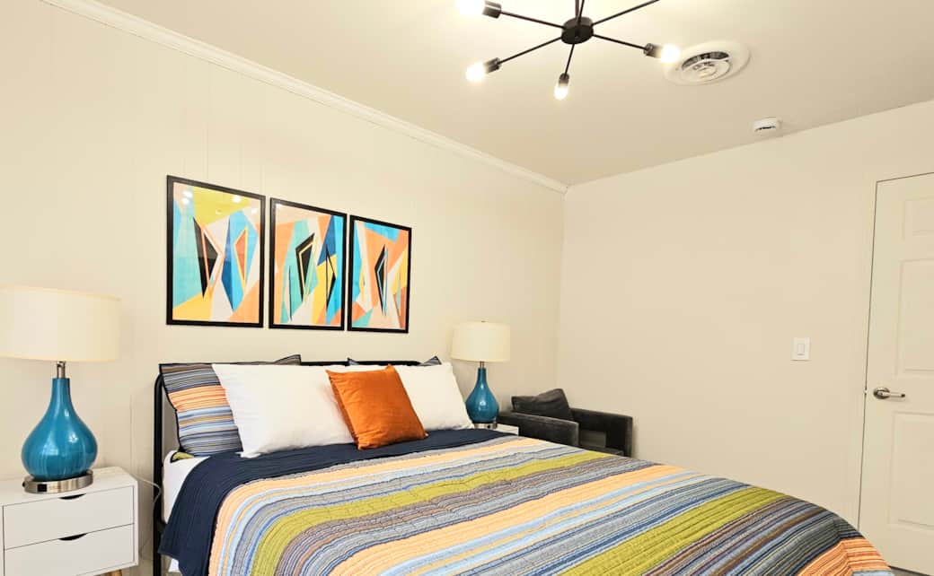 Bedroom 4 Queen bed Bedroom 4 Queen bed