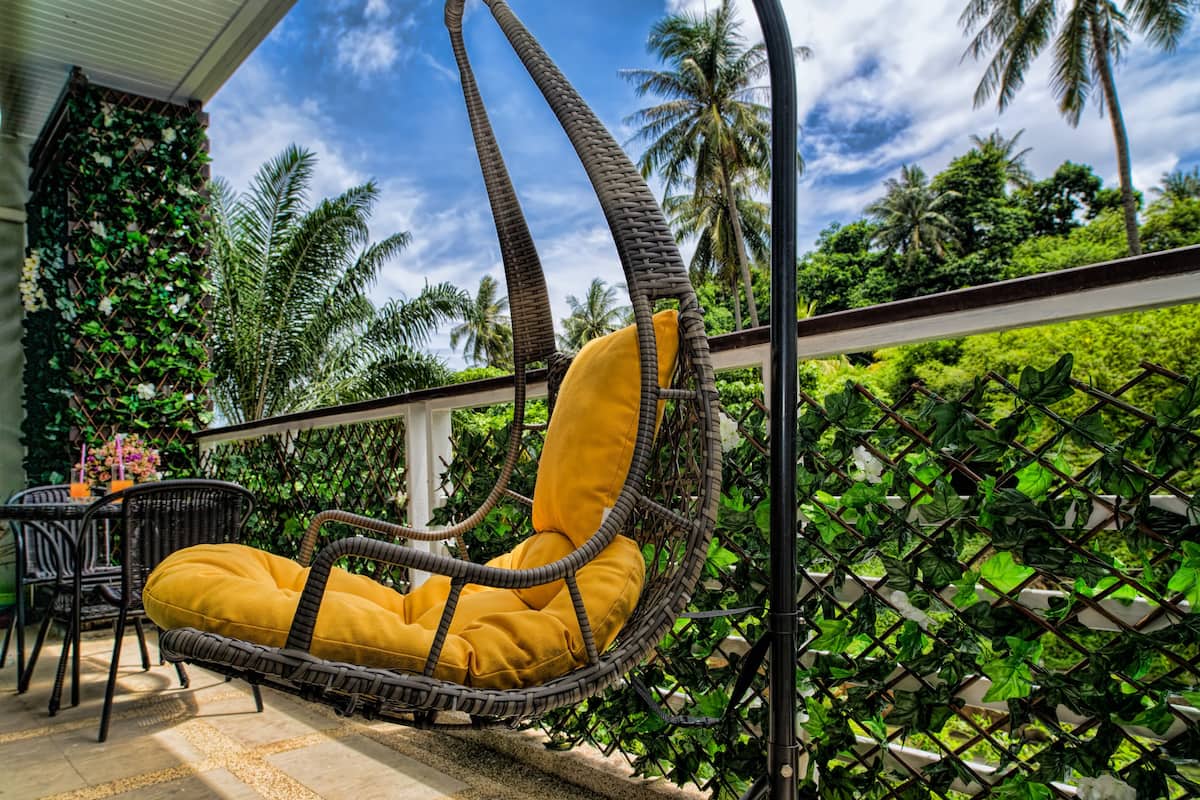 RK011 Spacious apartment in tranquil environment @Karon