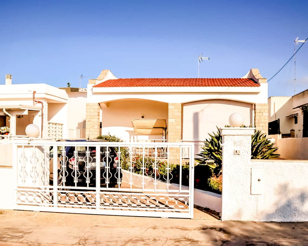 Ingresso Principale. Posto Auto Privato