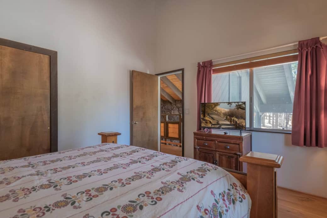 Upstairs bedroom #2 with queen bed