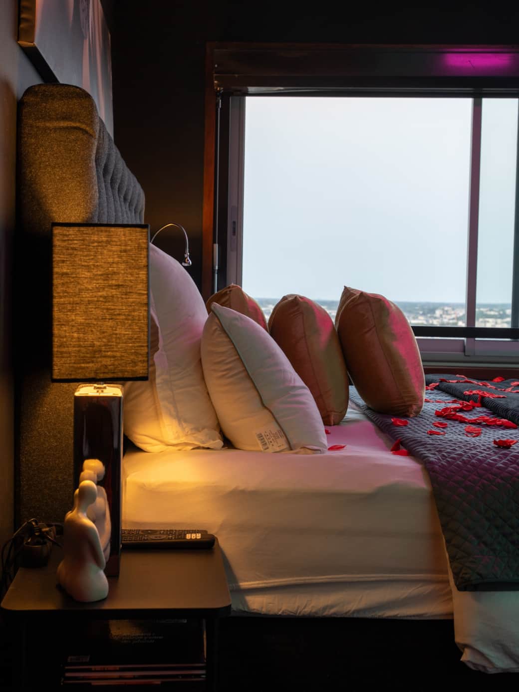 Romantic King Size Bed Love Room Horizons Rennes