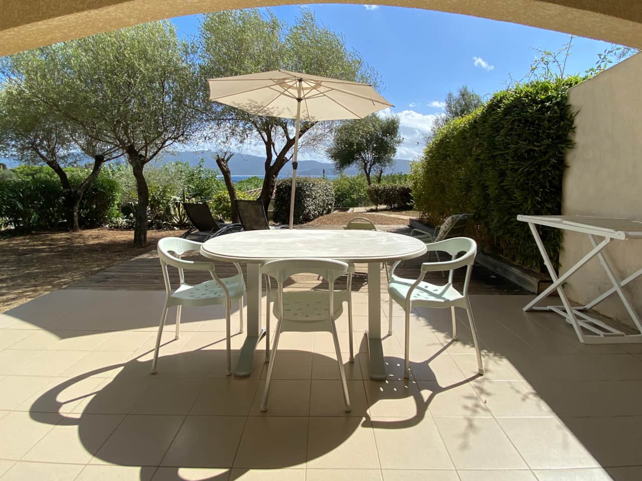 Terrasse Coin repas Vue mer - Résidence Ogliastrello - Olmeto location vacance - Villa Rosula - pis