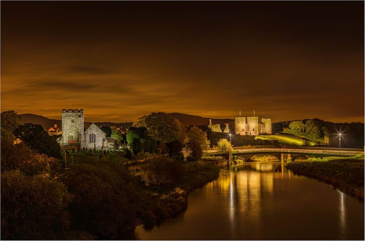Rhuddlan by night