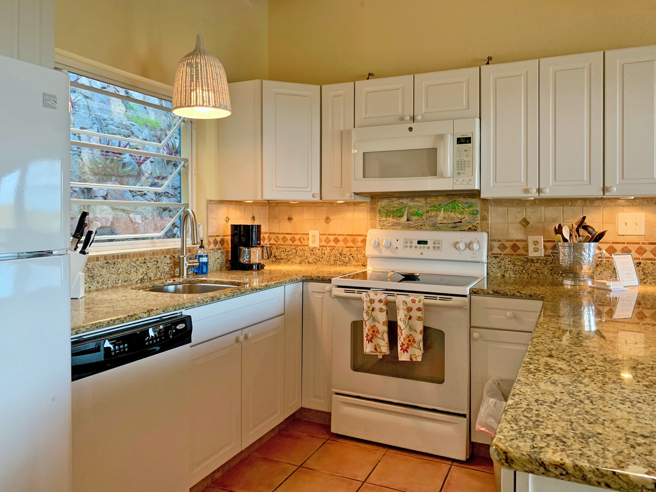 Fully equipped kitchen