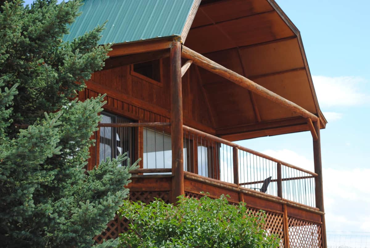 Wilderness Spirit Cabins, pet friendly vacation cabin rentals, Corvallis MT