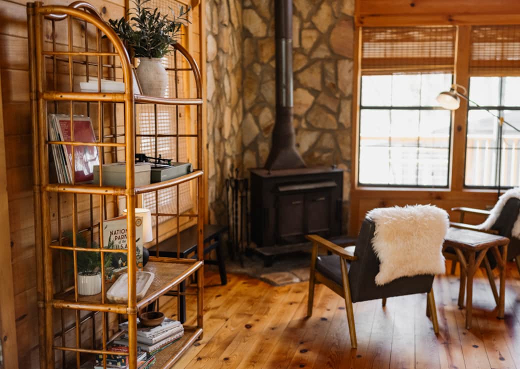 Mini lounge with entertainment: Victrola record player, books & curiosities