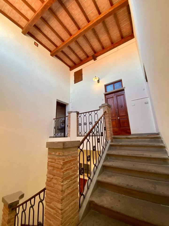 Scale che portano all'appartamento