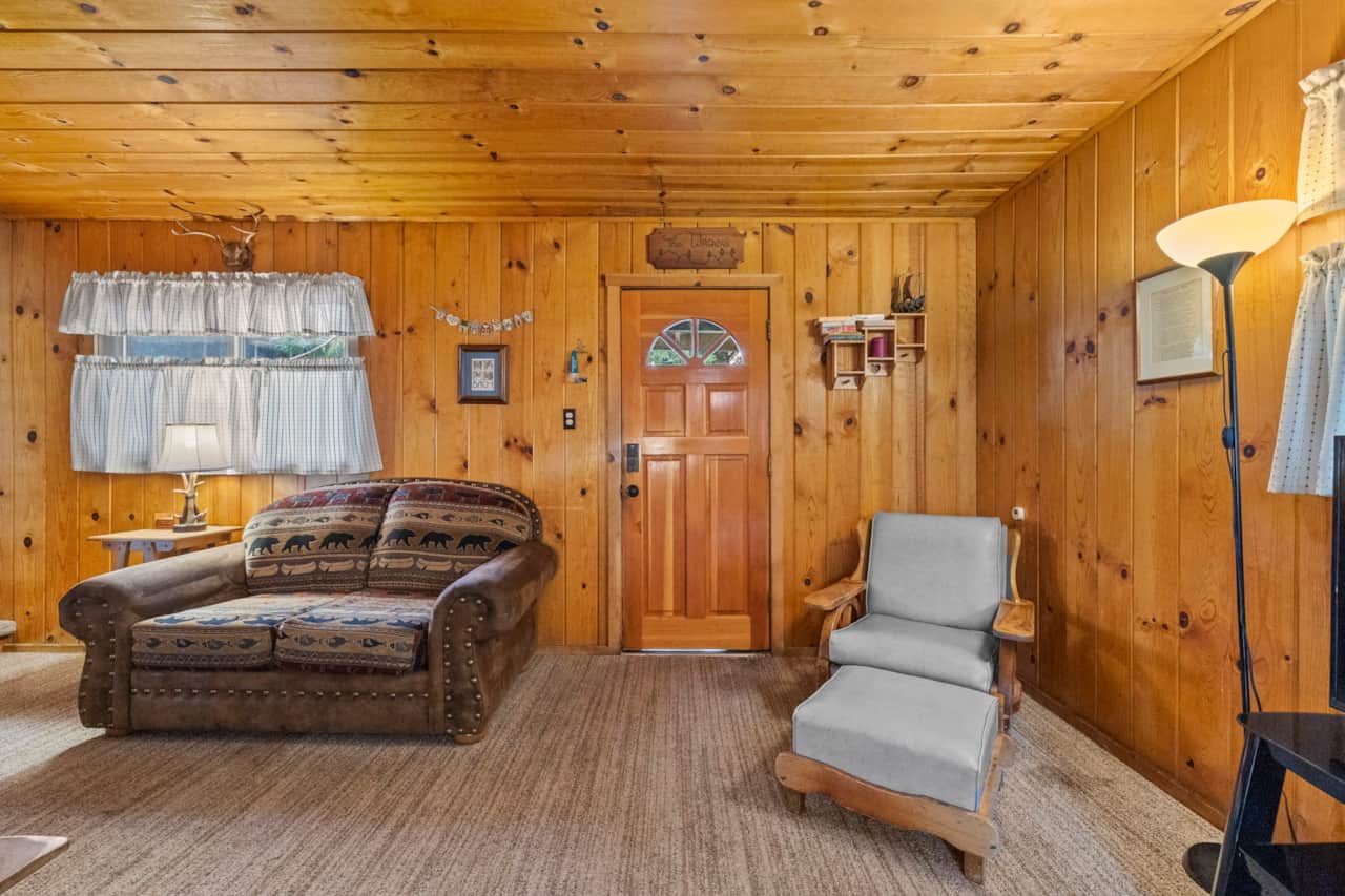 Living room / Front Door