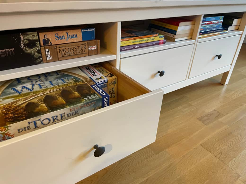 Bücher und Spiele