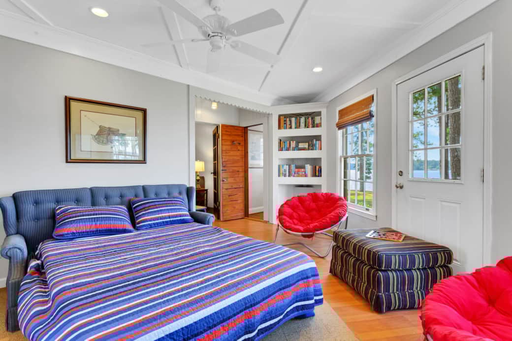 Sunroom sofa converts to double bed Sunroom sofa converts to double bed