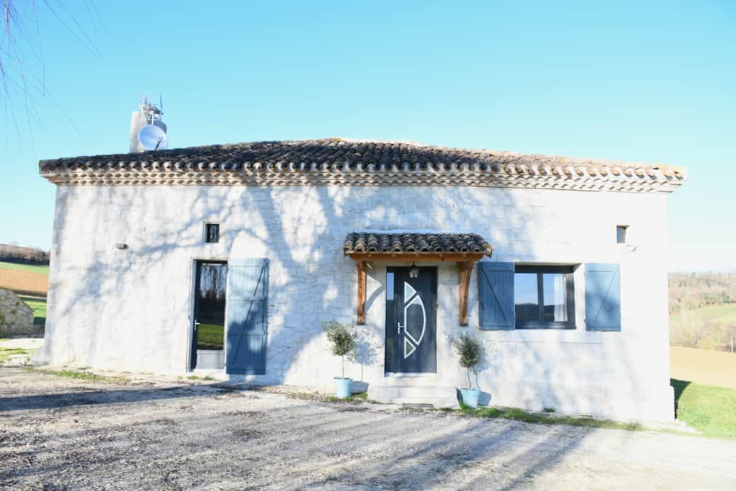 La devanture de la maison.