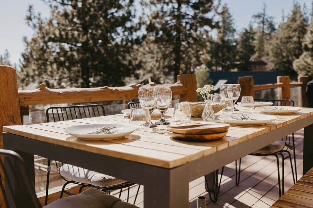 Outdoor dining with fabulous views 