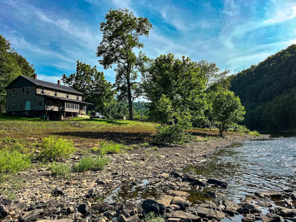 Welcome! Rustic meets refined in our thoughtfully designed retreat spaces.
