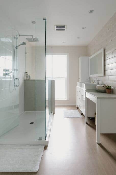 Main floor bathroom