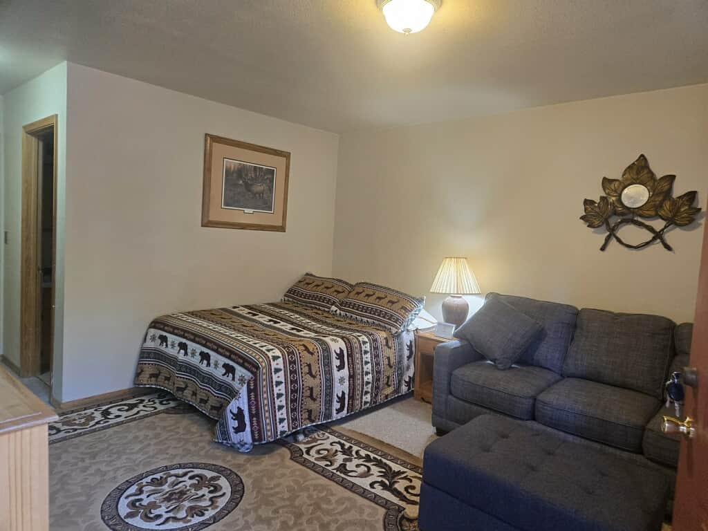 Cabin 12A Bedroom 1 (2)