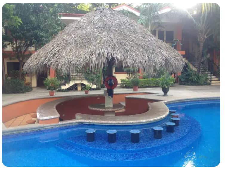 Swim up bar area