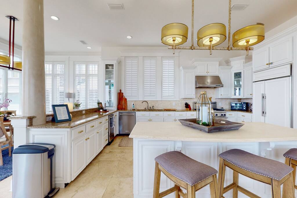 Large kitchen for several cooks! - third floor