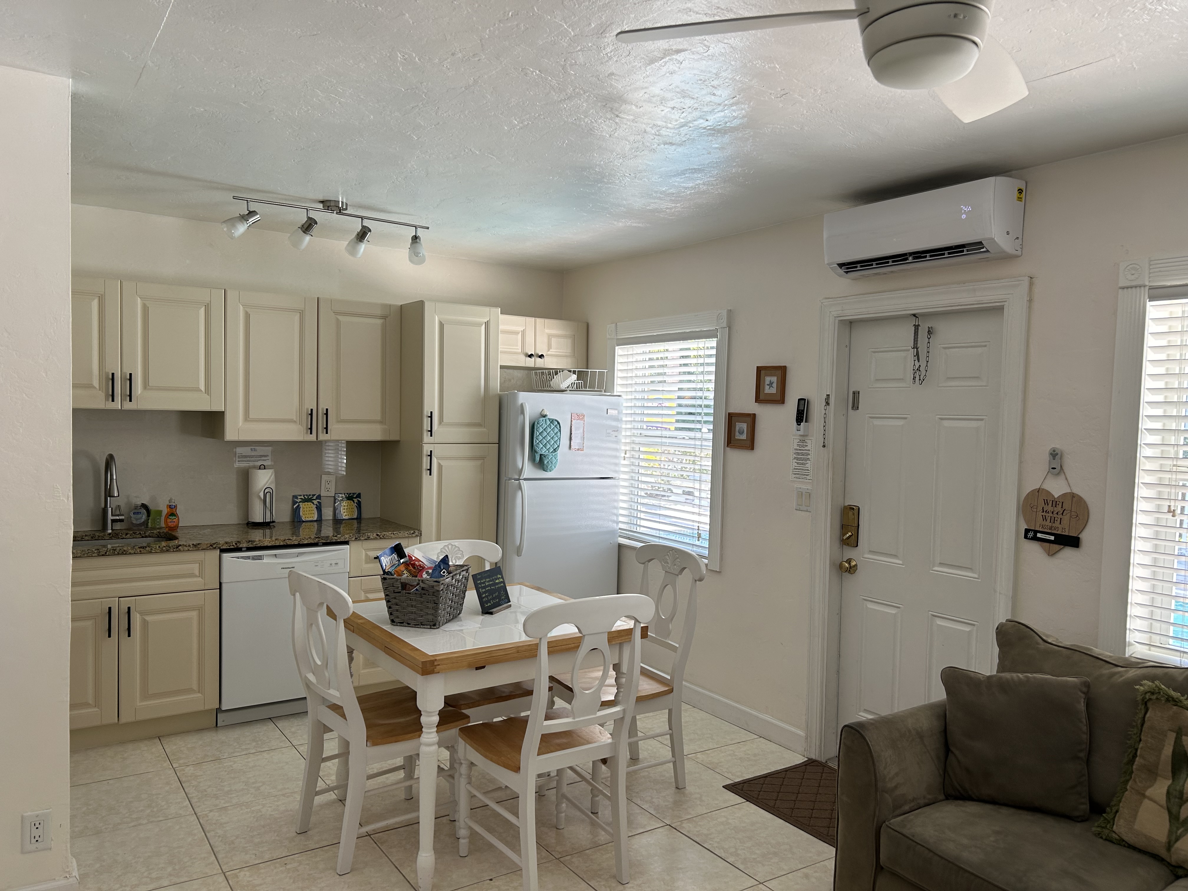 Bahama Beach Club Pompano Unit #2-Paradise Island photo 4