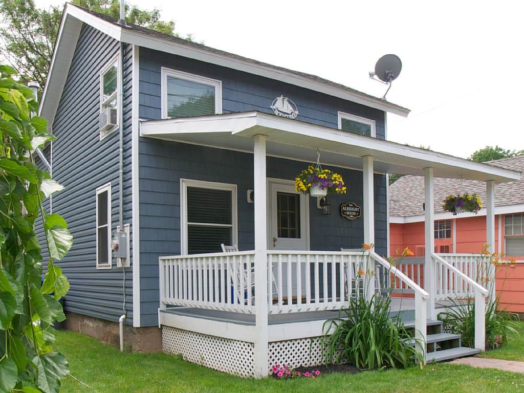 Who doesn't love a front porch?