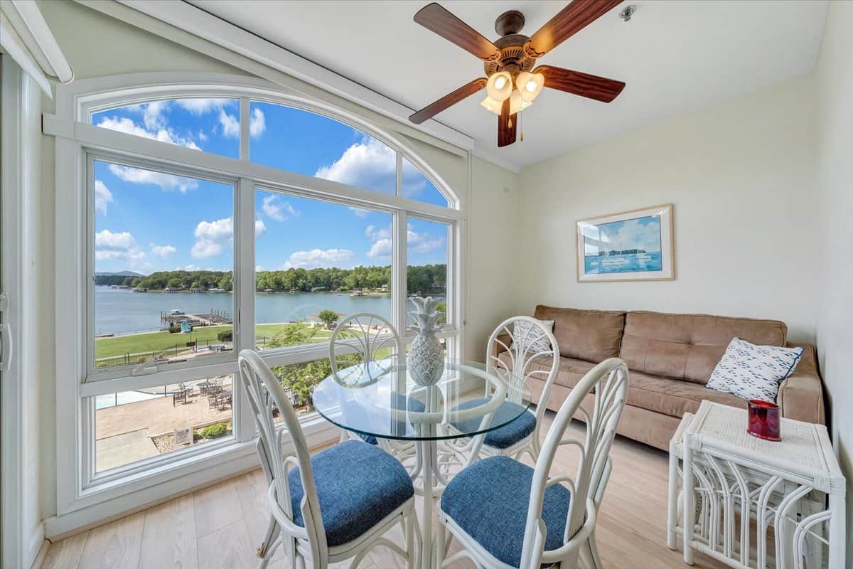 Sunroom - Look at that view!