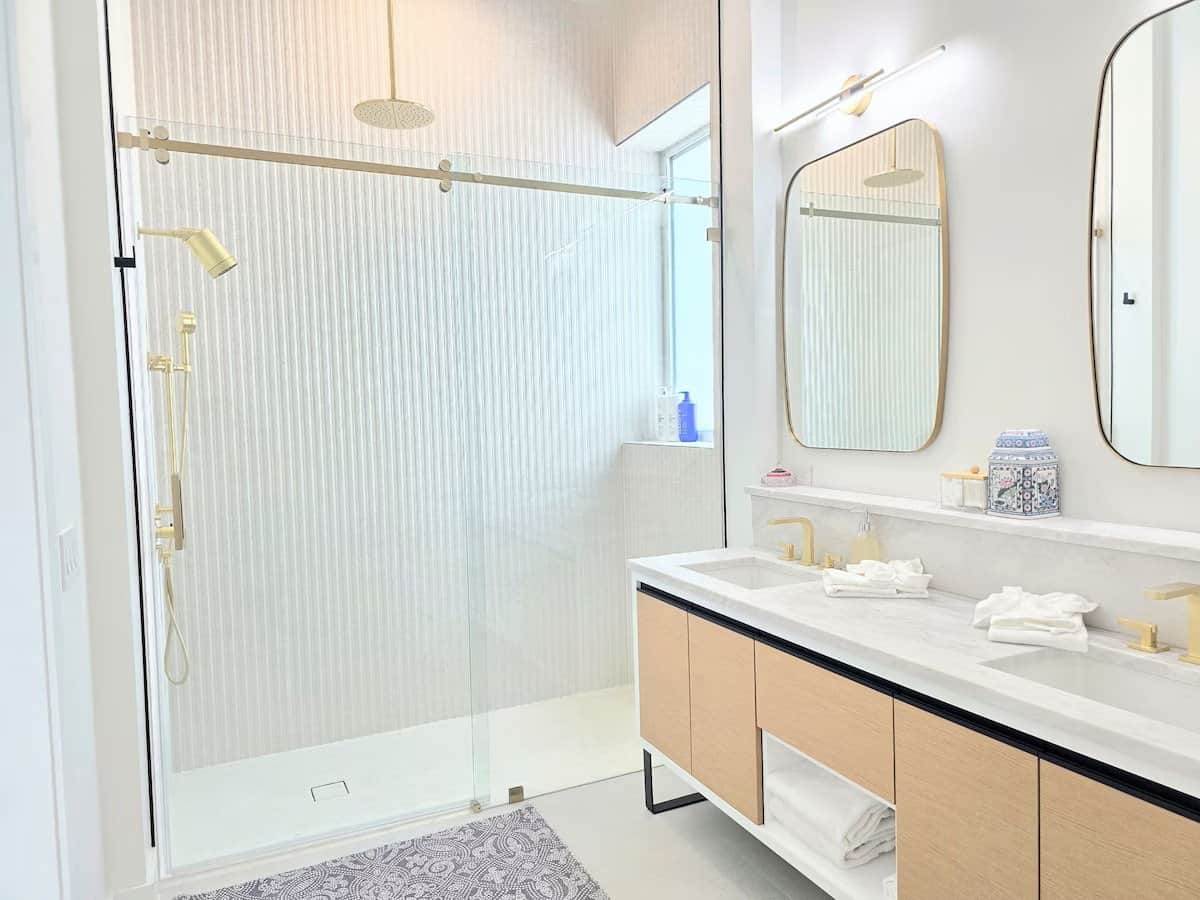 Primary Suite Bathroom